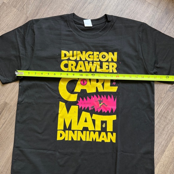 Dungeon Crawler Carl Book Cover Black Graphic T-Shirt - Size Large - Picture 4 of 5